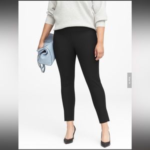 NWT never worn Banana Republic Devon pant in black size 6